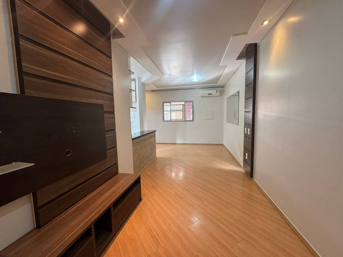 JARDIM SARAPIRANGA - TÉRREA - 3 DORMS (SUÍTE) - 2 VAGAS COBERTAS - AC 126m²