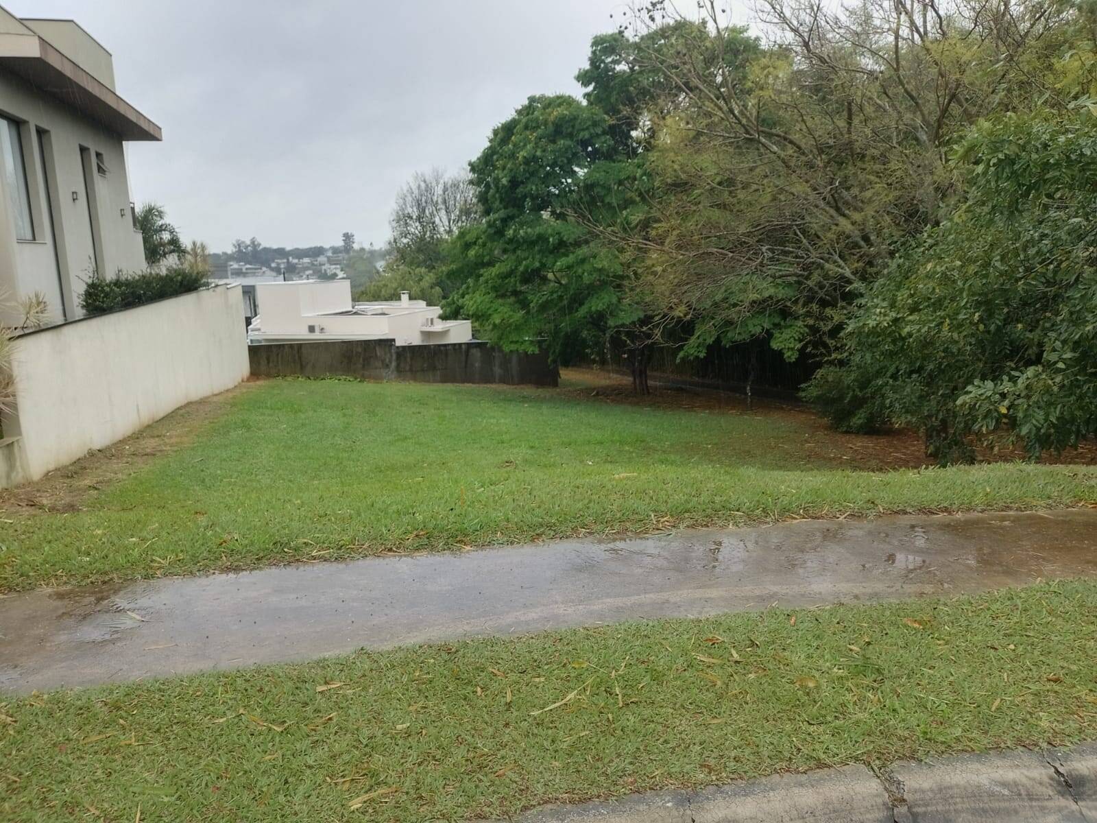 RESERVA DA SERRA - AT 516m² - DECLIVE SUAVA - LAZER COMPLETO C/ LAGO