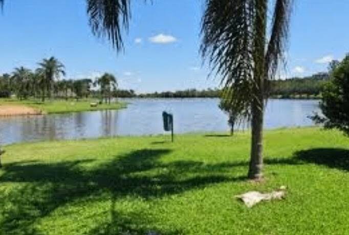 RESERVA DA SERRA - AT 516m² - DECLIVE SUAVA - LAZER COMPLETO C/ LAGO